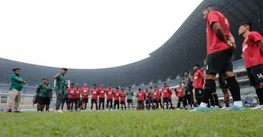 Aji Santoso Beri Tugas ke Pemain Jelang Lawan Bhayangkara FC