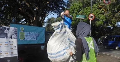 Komunitas Buangdisini Semakin Gencar Bersihkan Sampah di Malang