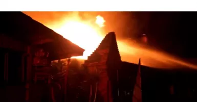 Gudang Rongsokan di Surabaya Terbakar, Terdengar Suara Ledakan