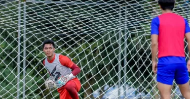 Curhat Kiper Arema FC Usai Timnya Kalah dari PSM Makassar