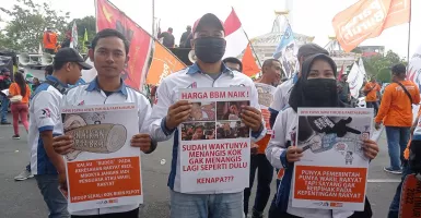 Demo Buruh di Surabaya Sindir Tangisan Puan Maharani, Menohok!
