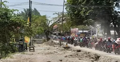 Warga Krian Sidoarjo Harap Bersabar Dulu Melintas di Jalan Kyai Mojo