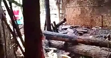 Kebakaran Kandang Sapi di Situbondo, Misjo Hanya Bisa Termenung