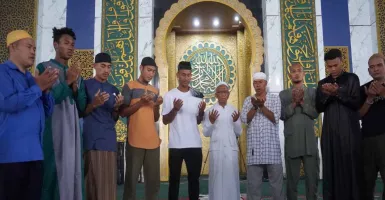 Masjid Al Akbar Gelar Salat Gaib, Pemain Persebaya Ikut, Doakan Korban Kanjuruhan