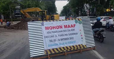 Pengumuman! Sisi Timur Jalan Panglima Sudirman Surabaya Ditutup 2 Pekan