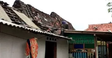 5 Menit Mencekam, Puting Beliung di Situbondo Rusak Belasan Rumah