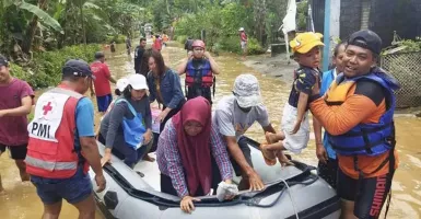 PLN Padamkan Wilayah Banjir di Malang Selatan, Cegah Korsleting
