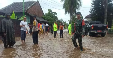 4 Sungai Meluap, Banjir Banyuwangi Rendam Pemukiman Warga