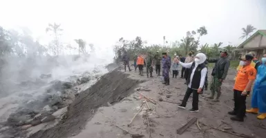 Erupsi Semeru Putus Akses 2 Jembatan Lumajang-Malang, Khofifah: Lewat Probolinggo