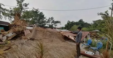 Puting Beliung Hancurkan Tempat Wisata Karang Kenik Situbondo, Kerugian Ratusan Juta