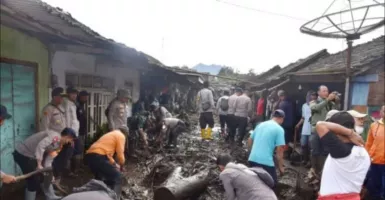 Kabar Terbaru Banjir Bandang Bondowoso, 587 Personel Gabung Bersihkan Lumpur