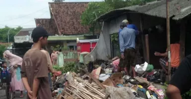Puluhan Tahun Menumpuk, Warga Surabaya Diduga Suka Koleksi Sampah