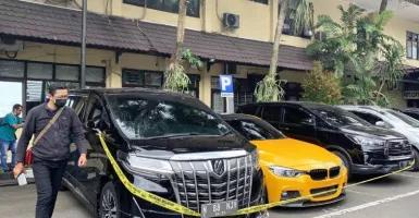 Polisi Sita Mobil Mewah Crazy Rich Surabaya