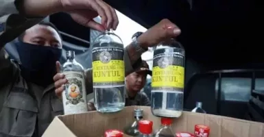 Satpol PP Madiun Gelar Razia Saat Ramadan, Temukan 178 Botol Arak Jowo