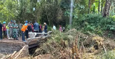 Jembatan Penghubung 2 Desa di Probolinggo Putus, BPDB Identifikasi Kerusakan