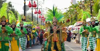 67 Peserta Ramaikan Madiun Carnival 2023, Tampilkan Kesenian Tari Reog Hingga Kolosal