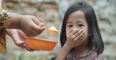 Anak Susah Makan, Boleh Diganti Minum Susu Terus? Simak