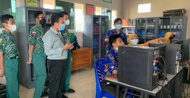 Wisudawan UB Malang ini Keren, Bantu Siswa SMP Ciptakan E-Syarat