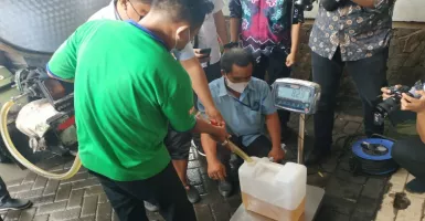 Kabar Buruk dari Minyak Goreng Curah, Alarm untuk Warga Surabaya