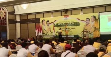 Kader Partai Golkar di Surabaya Simak, Ada Instruksi Penting