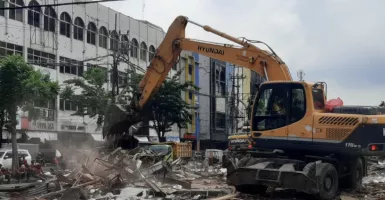 Hampir 14 Tahun Berdiri, TPS Pasar Turi Akhirnya Dibongkar