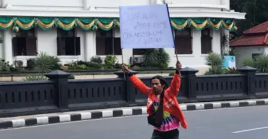 Salut! Kurir Ojol di Kota Malang Rela Libur, Jaga Demo
