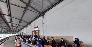 Stasiun KA di Surabaya Mulai Kedatangan Pemudik, Gubeng Terbanyak