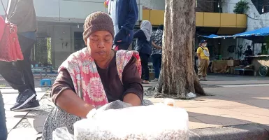 Bernostalgia, Menikmati Berondong Jagung Pari di CFD Surabaya