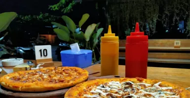 Titik Kumpul Pizza Kafe Siap Buat Ngiler, Harga Bersahabat