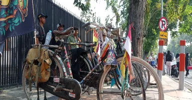 Cerita Touring Pencinta Sepeda Onthel Susuri Sejumlah Daerah