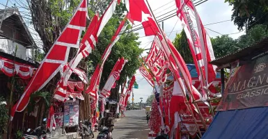 Warga Surabaya Butuh Bendera Merah Putih? Langsung ke Kelurahan