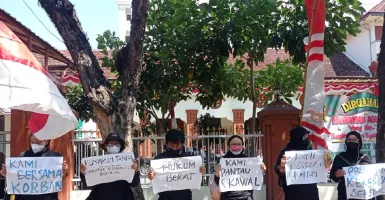 Sidang Mas Bechi, Korban Dapat Dukungan dari Depan PN Surabaya