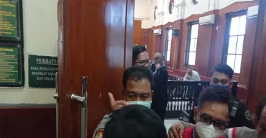 Keluar Ruang Sidang Pengadilan Negeri Surabaya, Mas Bechi Irit Bicara