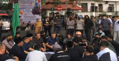 Mahasiswa Malang Demo, Protes Kenaikan BBM, Minta Sejumlah Menteri Dicopot