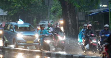 Peringatan BMKG, Cuaca Jawa Timur Hari Ini Hujan Disertai Angin Kencang