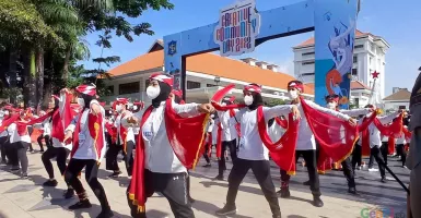 Ratusan Pelajar Surabaya Antusias Ikut Tari Remo Massal, Sudah Tiba Sejak Pagi