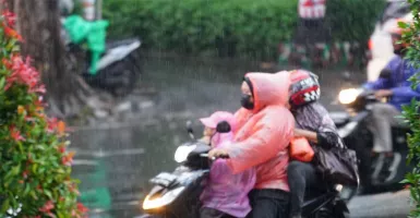Cuaca Jawa Timur Hari Ini, Waspada Hujan Lebat Disertai Petir