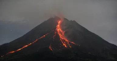 Merapi Luncurkan 14 Kali Guguran Lava Pijar, Jarak 2 Kilometer
