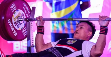Nirman, Atlet Angkat Berat Yogyakarta Sumbangkan Medali Perak