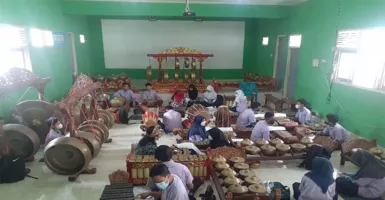 Asah Bakat Seni Budaya Siswa, Seniman di Yogyakarta Masuk Sekolah