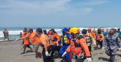 SAR Berhasil Evakuasi Wisatawan Terseret Ombak Pantai Glagah