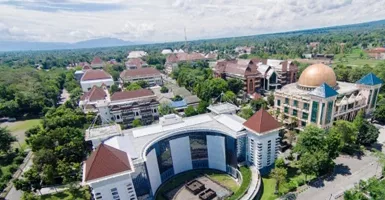 3 Orang Top Alumnus Fakultas Hukum Universitas Islam Indonesia