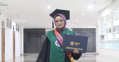 Sosok Sisil, Raih Predikat Wisudawan Terbaik UAD Yogyakarta