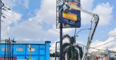Satpol PP Yogyakarta Proses Yustisi Puluhan Reklame