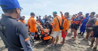 Wisatawan Terseret Ombak di Pantai Parangtritis Ditemukan Tewas