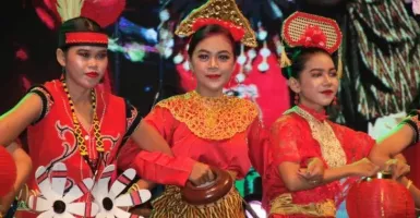 Festival Nusantara Gemilang Dimeriahkan Lomba Sumpit hingga Sape