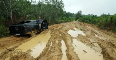 Jalan Ketungau Rusak Parah, Perusahaan Diminta Bantu Perbaiki