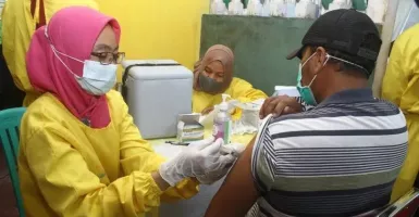 Vaksinasi Covid-19 Digelar di Klinik Polres dan Singkawang Grand Mall