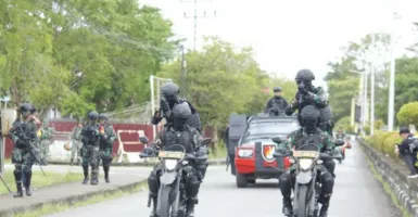 Simulasi Pengamanan Kota Putussibau, TNI-Polri Latihan Tempur Bersama