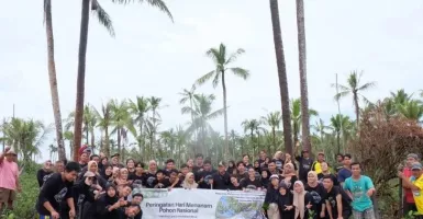 Peringati Hari Menanam Pohon Nasional, Mahasiswa Tanam 2.000 Pohon Bakau